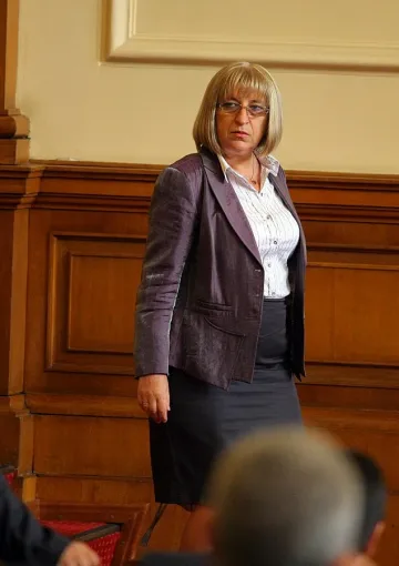 Цачева: Атака се завърна, очакваме ги в пленарна зала