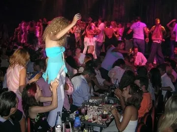 ВИДЕО: BBC показа пиянството в Слънчев бряг 