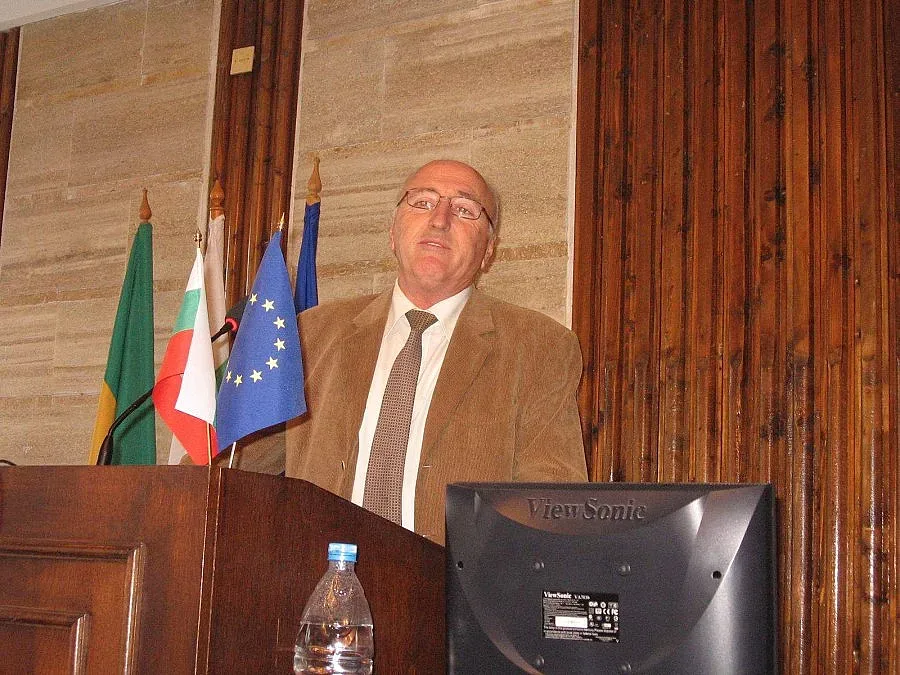 Със стената на плача сравни кмет Деня на диалога