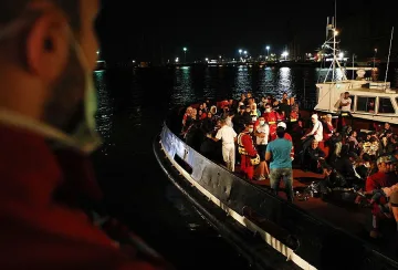 Десет бежанци се удавиха край Сицилия