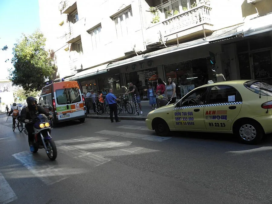 "Шкода" блъсна жена на пешеходна пътека