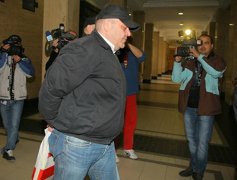 Съдът отложи делото срещу Чеци