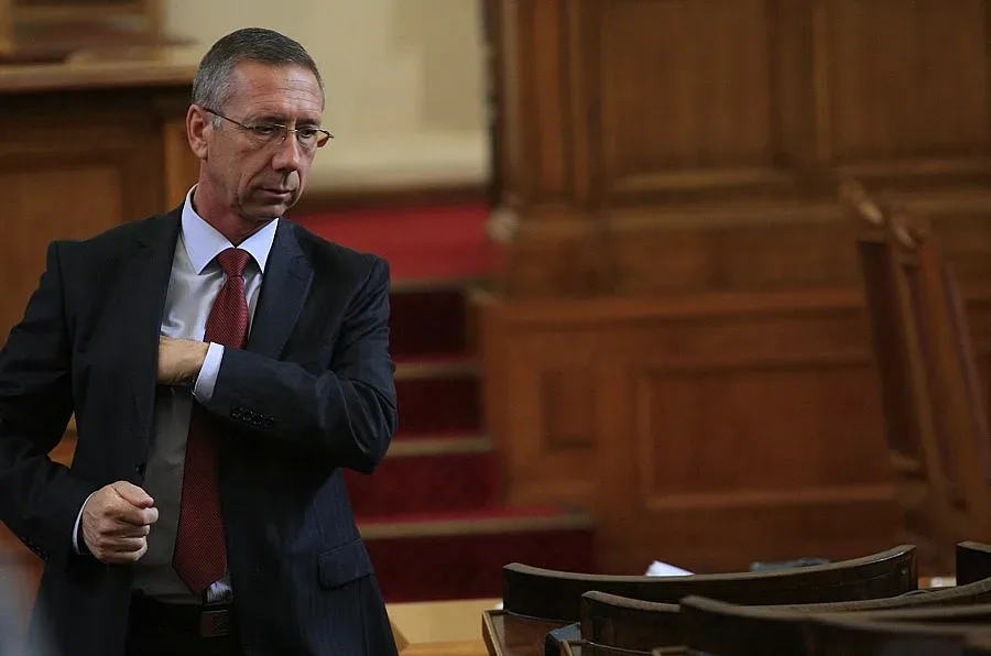 Депутат налетя на ГЕРБ-ер в центъра на Гърмен