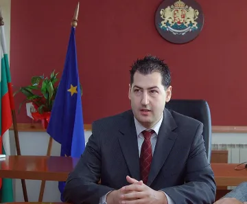 Тотев: Орешарски да ни помогне за ДДС