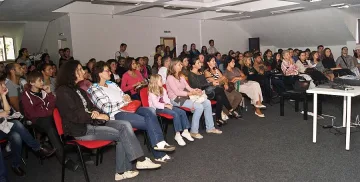 150 ентусиасти изпитаха силата на Сугестопедията 
