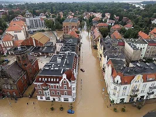 Кошмарът в Европа! Евакуираха цял град