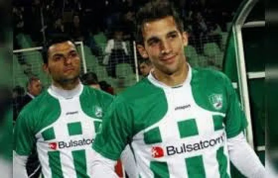 Турци отмъкват Каядо под носа на "сините"