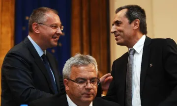 Орешарски дава повече власт на кметовете