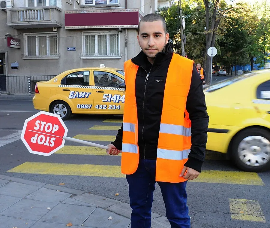 Разбиха колата - награда на Рафи