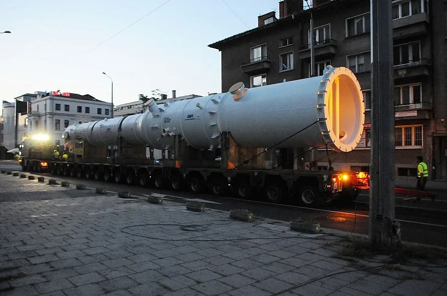 200-тонен свърхтовар премина през Бургас