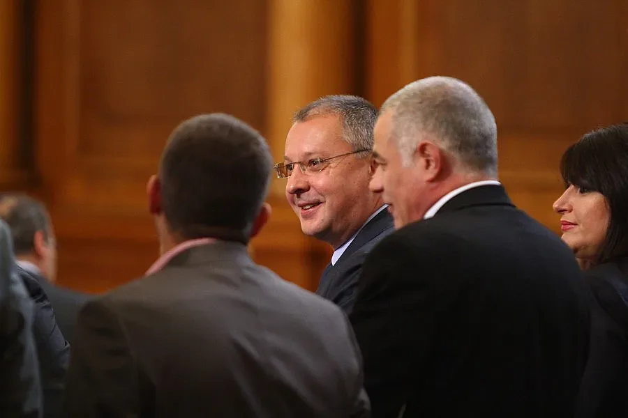 Станишев: Борисов се държи като обидено дете в детска градина