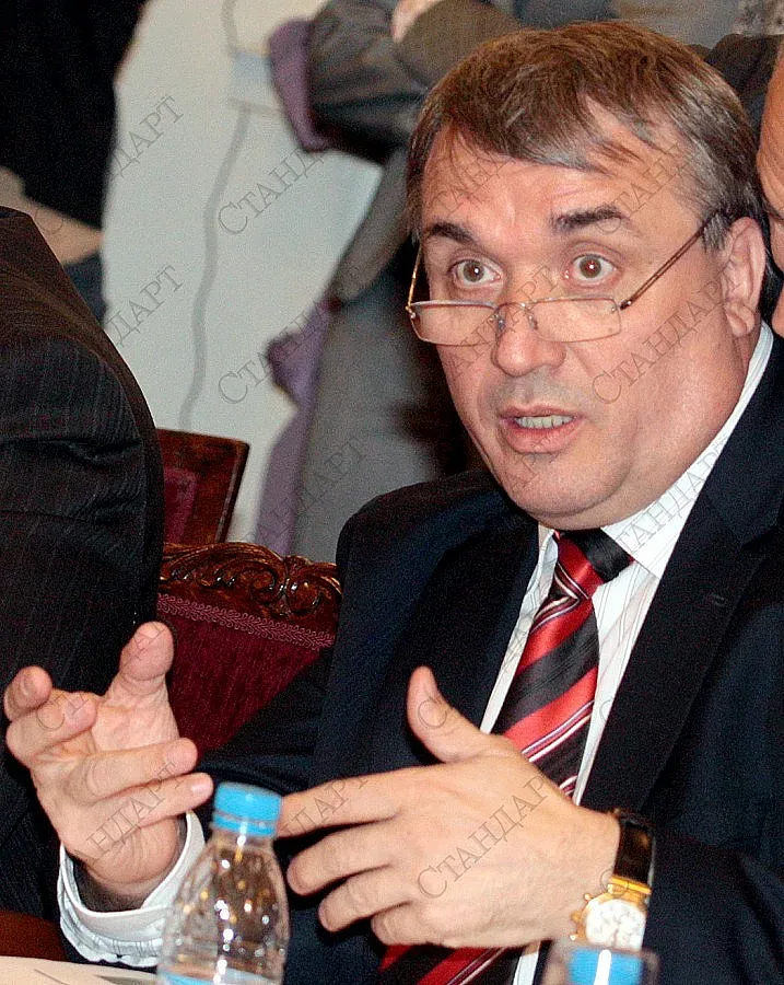 Манчев иска още 1,8 милиона за "Белене"