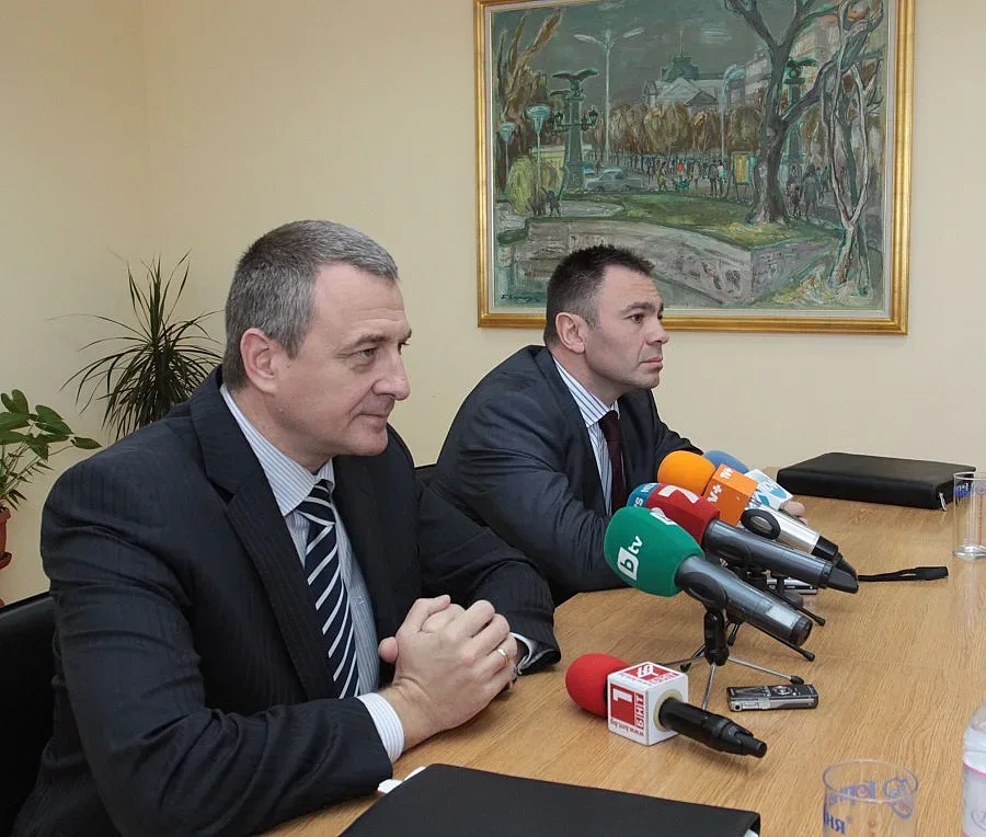 Подкупните полицаи ще бъдат докладвани в интернет