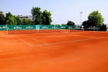 Aлбена се завръща на картата на световния тенис