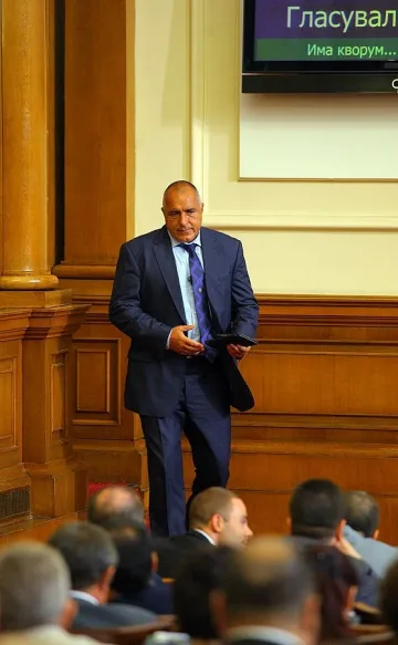 Бойко иска оставката на Михаил Миков