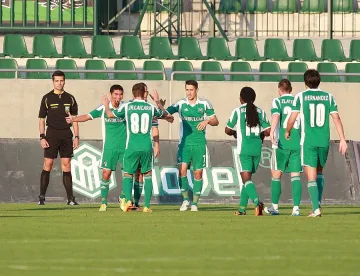 Шампионът събира пари за деца