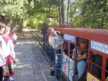 Детски влак в Кърджали посрещна пасажери от чужбина