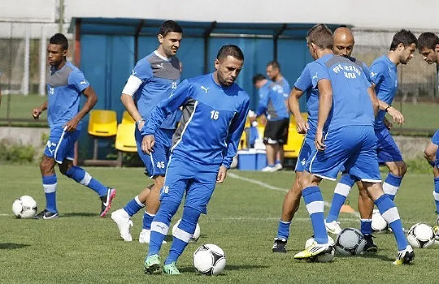 Мюлдер в групата на "Левски" за мача с Нафтата