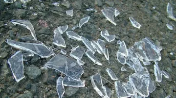 Мъж потроши витрина на дискотека