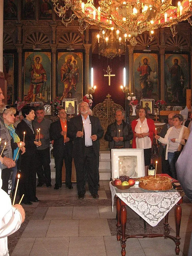 С панихида почетоха годишнина от смъртта на Никола Петков