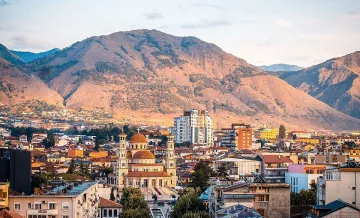 Конкурент на България в туризма прави първи ски курорт