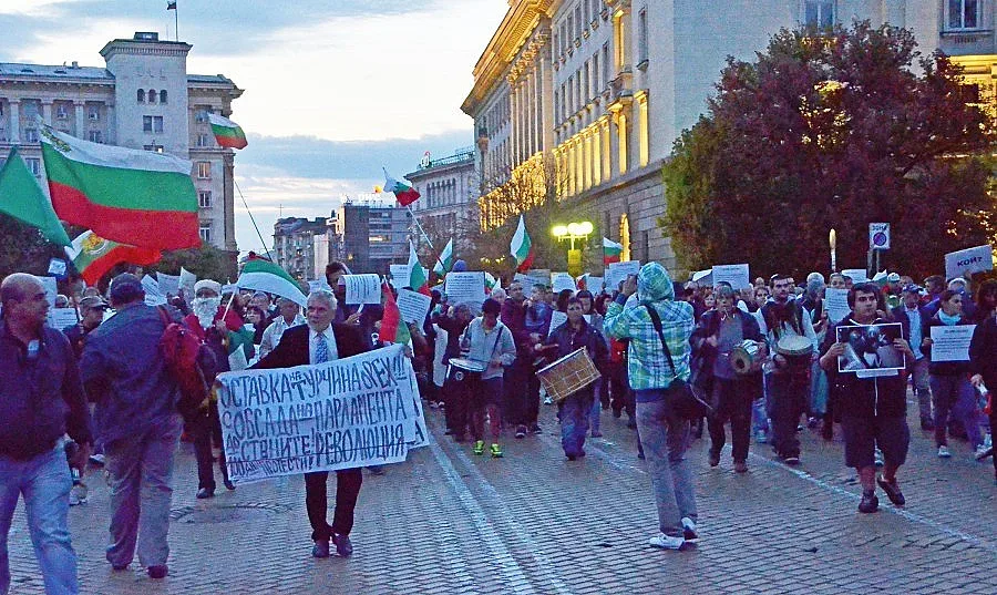 Протестите не спират 102-и ден