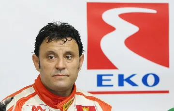 Илия Царски потроши кола на съперник