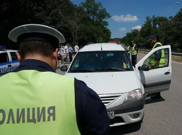Само един от 60 екипа на КАТ не взима подкупи 