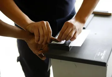 Масови арести при акция за служебни злоупотреби в Турция 