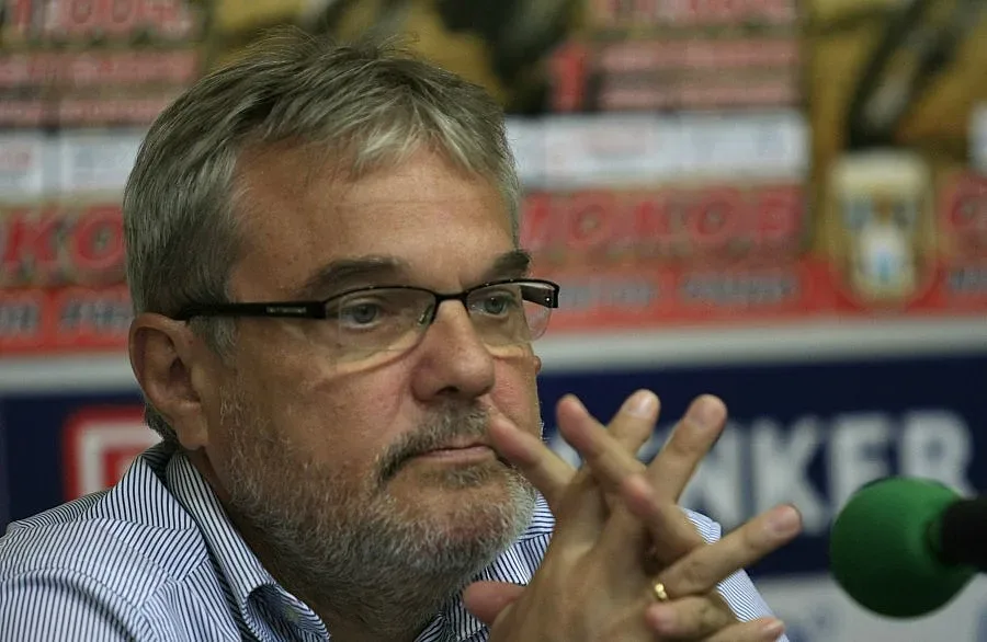 Румен Петков извади тефтерче за политическо предателство