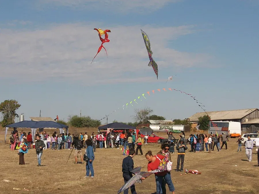 Силен вятър подплаши хвърчилата край Шабла