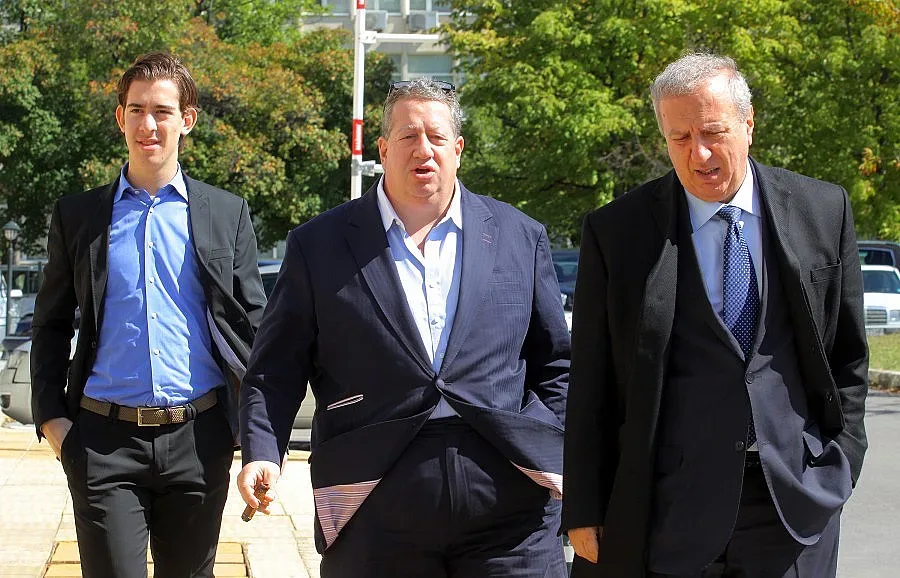 Човекът с пурите притесни "червените"