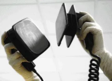 Кардиолози искат дефибрилатори на всички оживени места