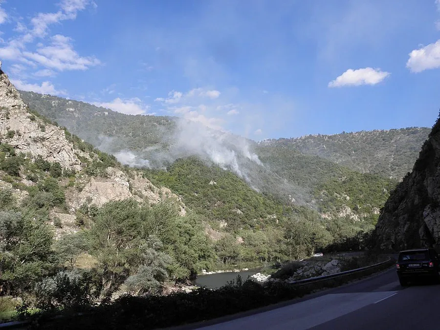 Огнеборци гасиха 7 пожара в Пиринско за 24 часа