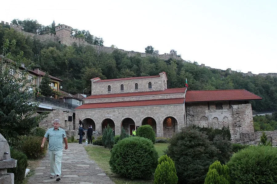 Попова: Да живее българският народ