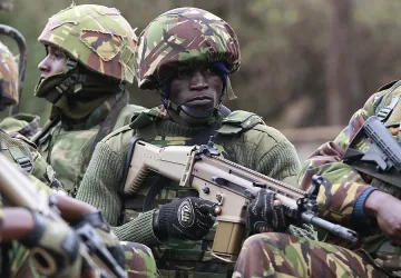 Военнослужещи с гранатомети обсаждат мола в Кения