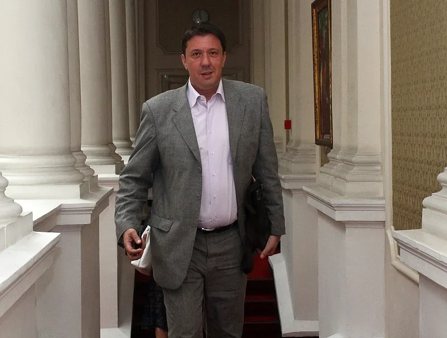 Куюмджиев: Да се търси извънсъдебно споразумение за Белене