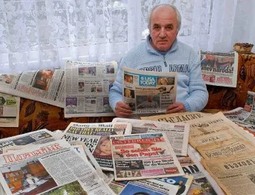 Бивш разузнавач от Търново пази 6000 вестника