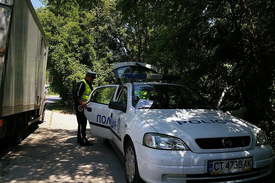 Въоръжен обра денонощен магазин