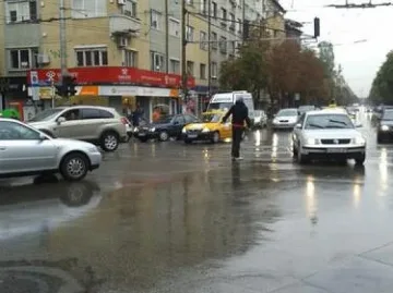 300 лв. глобяват "регулировчика" на "Петте кьошета "(обновена)