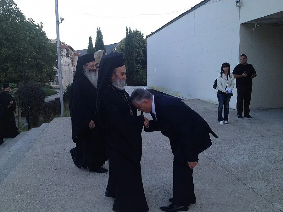 Свещеници и експерти в дисуксия за религия и култове