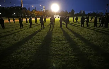 11 ранени и дете в критично състояние при стрелба в Чикаго