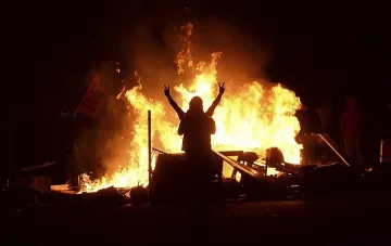 Нова атака с водни оръжия срещу протестиращи в Турция
