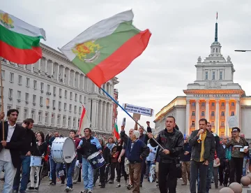 Дъждът не спря протестиращите