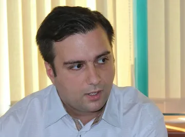 Дянковизми дразнят левите 