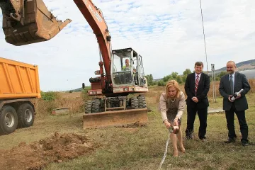 Министър Терзиева даде старт на обходния път на Монтана