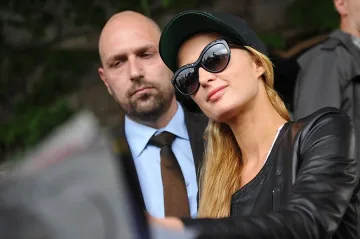 Парис си тръгна по първи петли