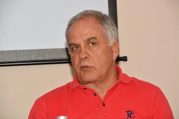 Волейболът на крака при премиера Орешарски