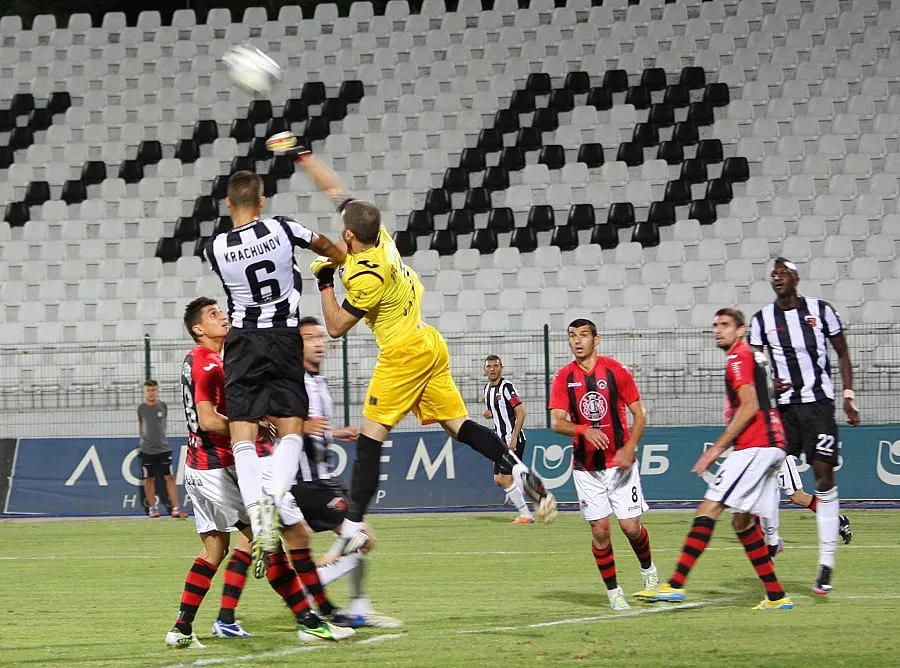 Паника на "Лаута" заради "лимонка"