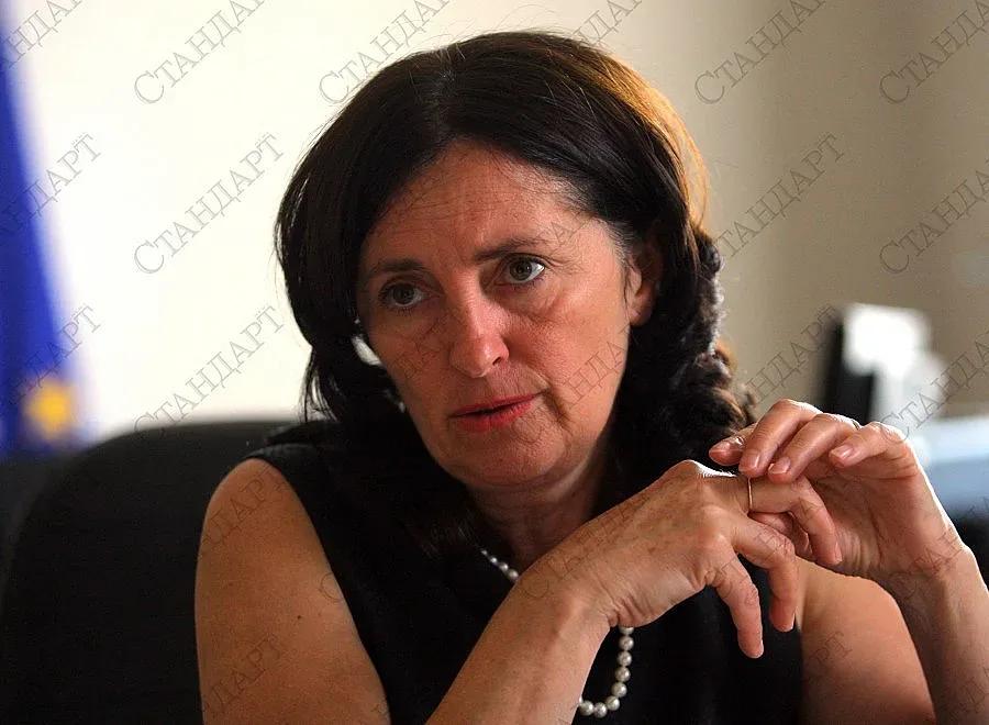 Правителството ще коригира медийната си политика